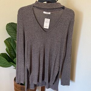 Lush Ribbed Gray V-Neck Top